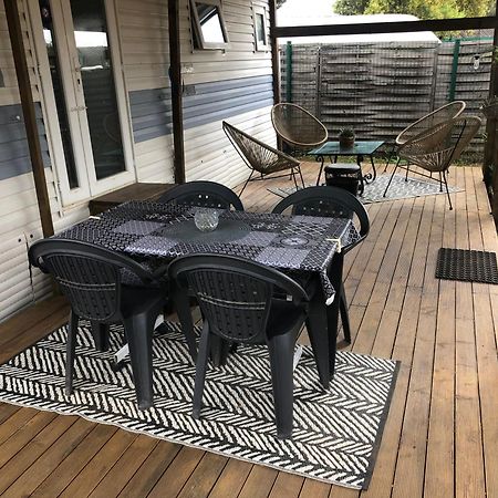 Mobilhome A Frejus A 15 Minute De La Mer Sur Terrain Independant 外观 照片