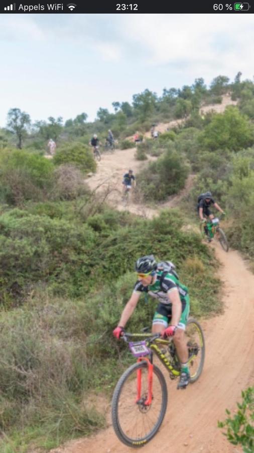 Mobilhome A Frejus A 15 Minute De La Mer Sur Terrain Independant 外观 照片