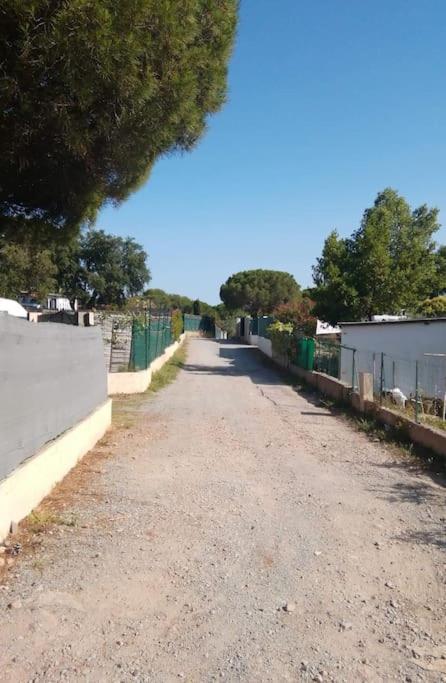 Mobilhome A Frejus A 15 Minute De La Mer Sur Terrain Independant 外观 照片