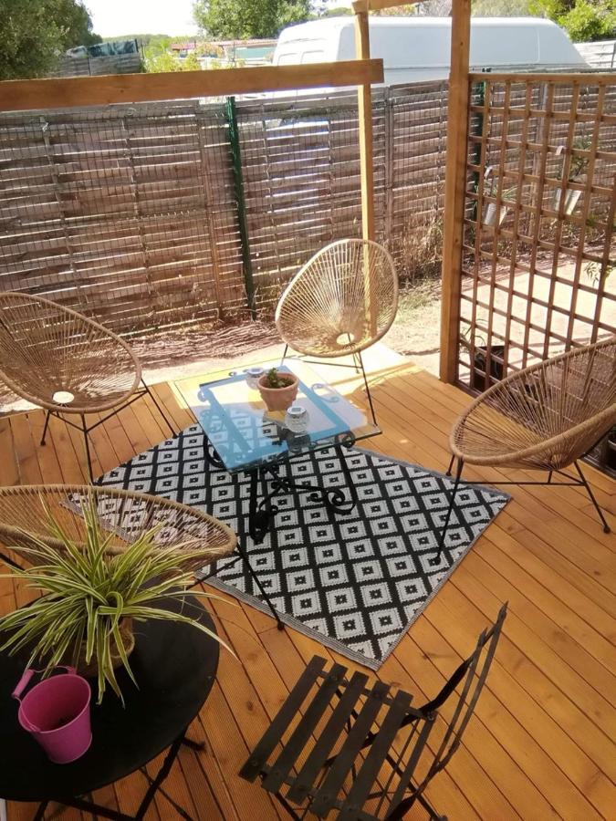 Mobilhome A Frejus A 15 Minute De La Mer Sur Terrain Independant 外观 照片