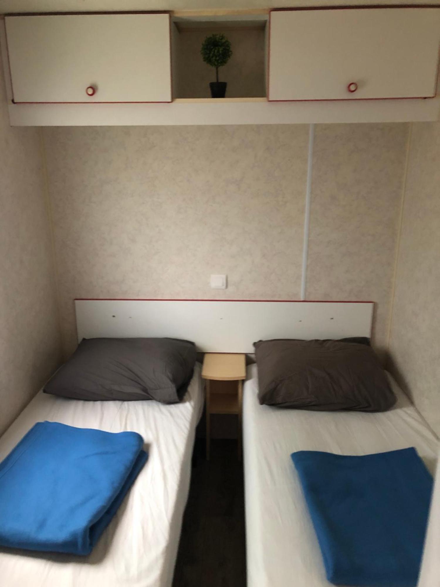 Mobilhome A Frejus A 15 Minute De La Mer Sur Terrain Independant 外观 照片